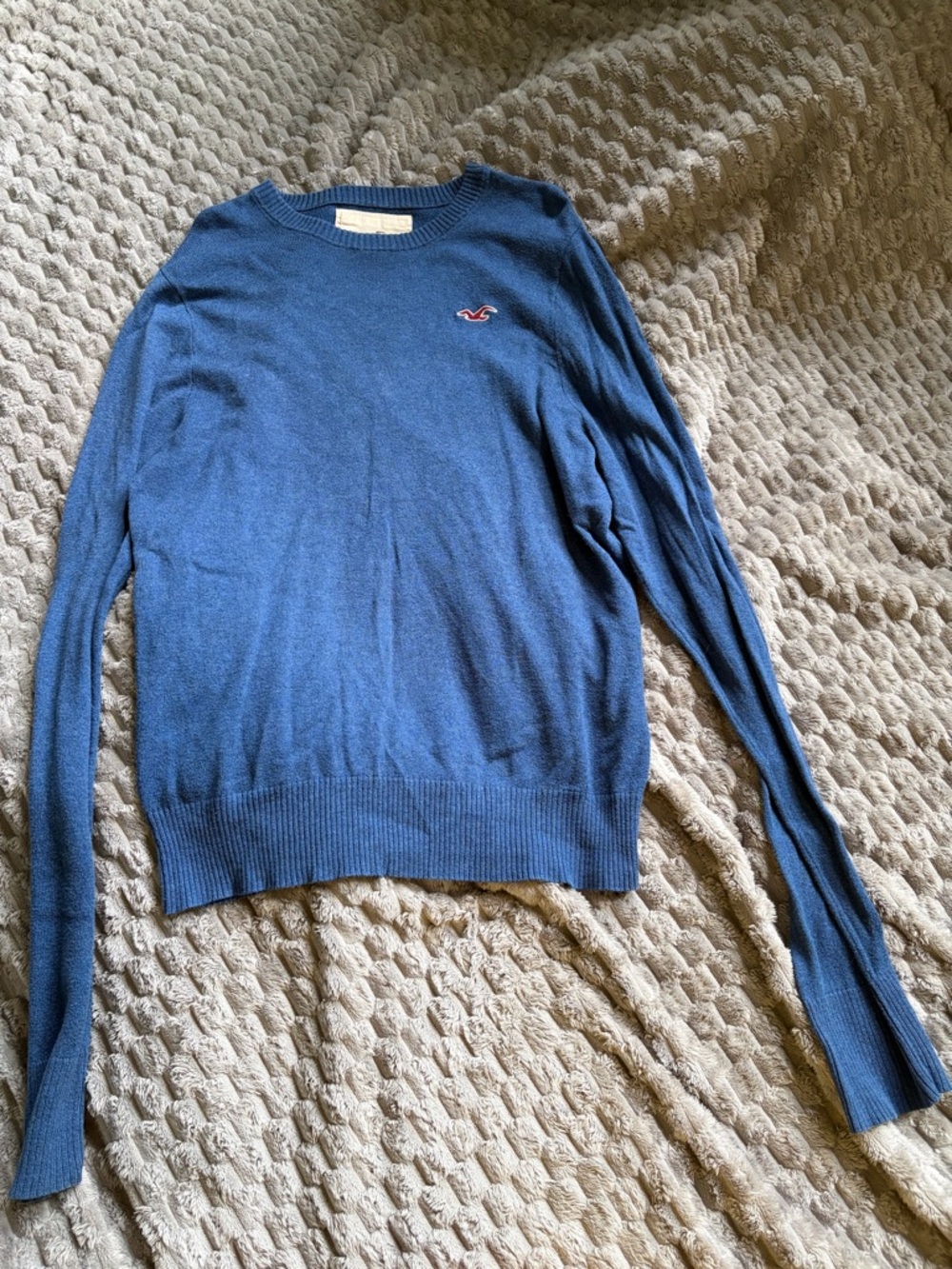 Hollister Men's Blue Crewneck Wool Sweater